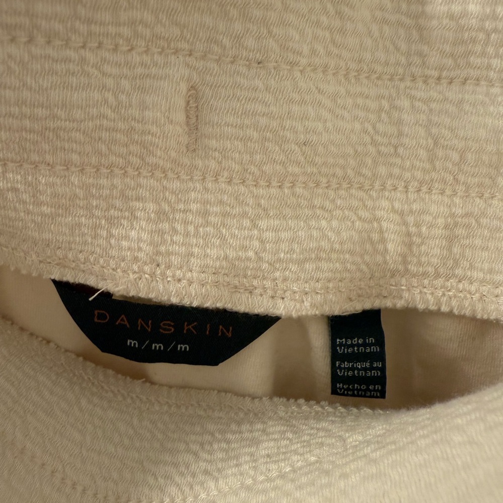 New Cream Shorts - Picture 2 of 3